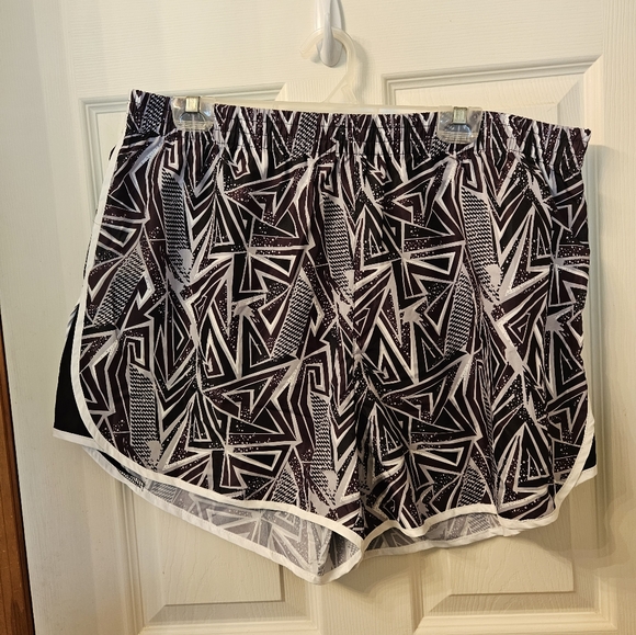 Activewear by Jennifer Lauren shorts - Picture 3 of 5